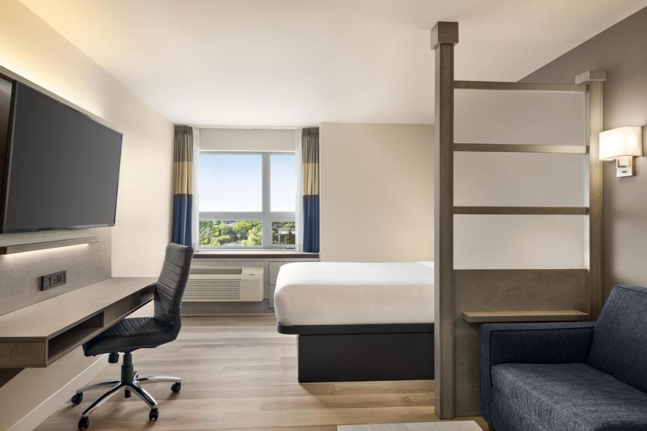 Microtel Inn & Suites Dorval Qc Kültér fotó