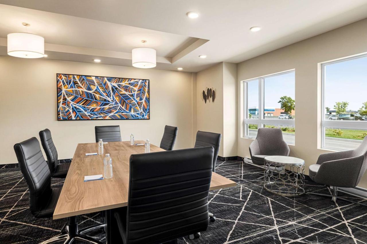 Microtel Inn & Suites Dorval Qc Kültér fotó