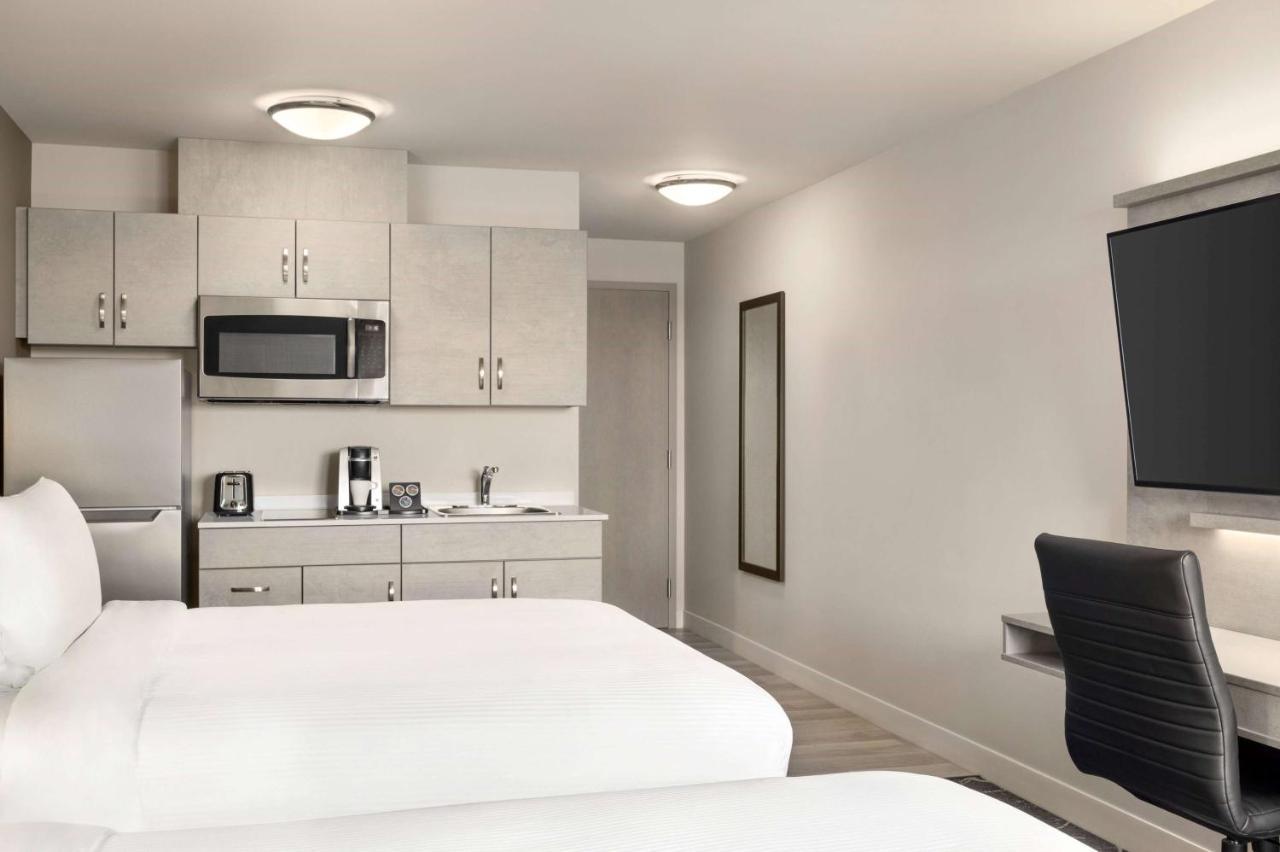 Microtel Inn & Suites Dorval Qc Kültér fotó