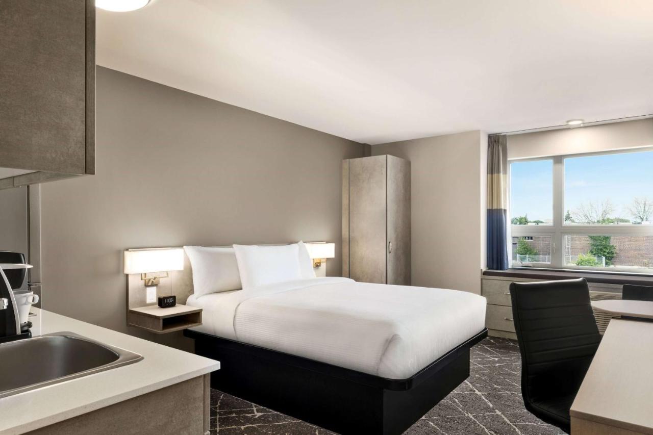 Microtel Inn & Suites Dorval Qc Kültér fotó