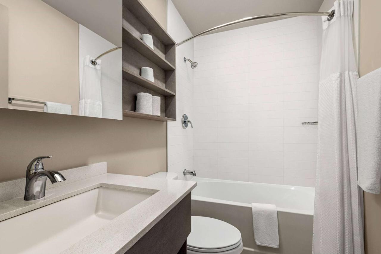 Microtel Inn & Suites Dorval Qc Kültér fotó