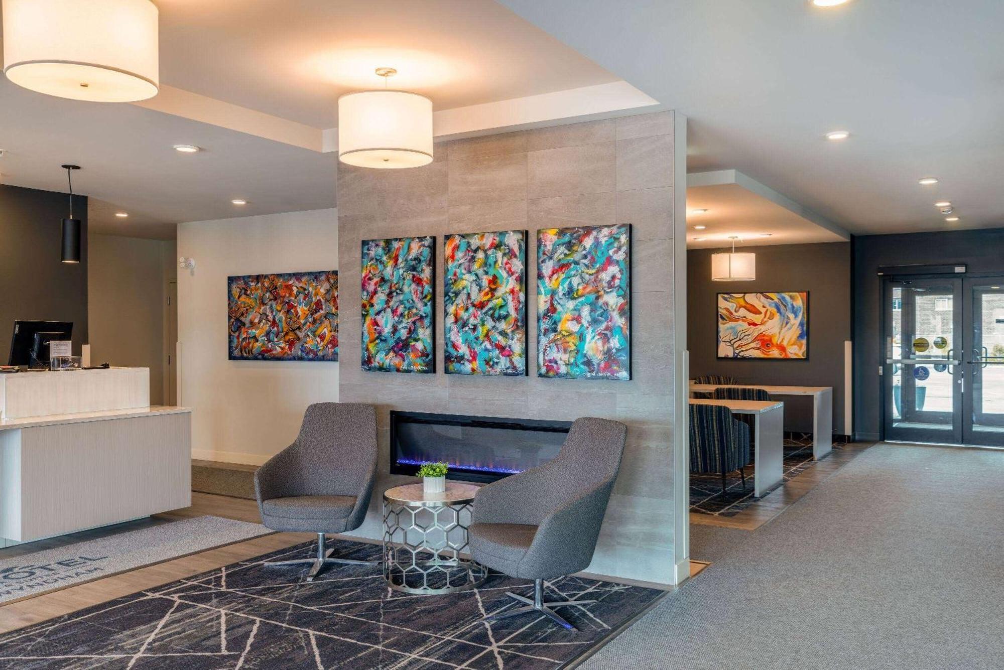 Microtel Inn & Suites Dorval Qc Kültér fotó